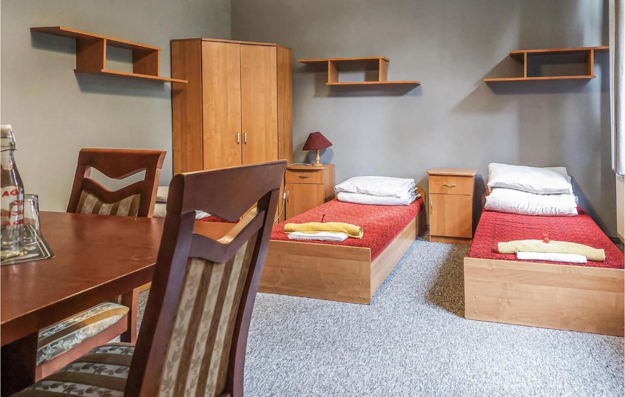 Cozy Home In Raciaski Mlyn With Kitchen Raciaz Buitenkant foto